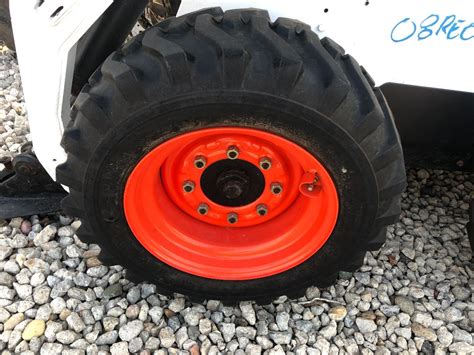 bobcat s205 tire size